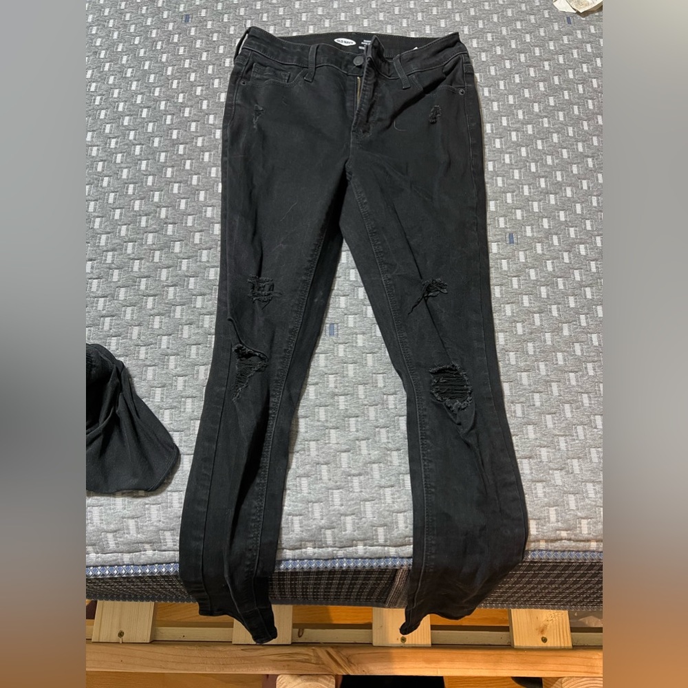 Old navy size 4 Rockstar super skinny jeans.
